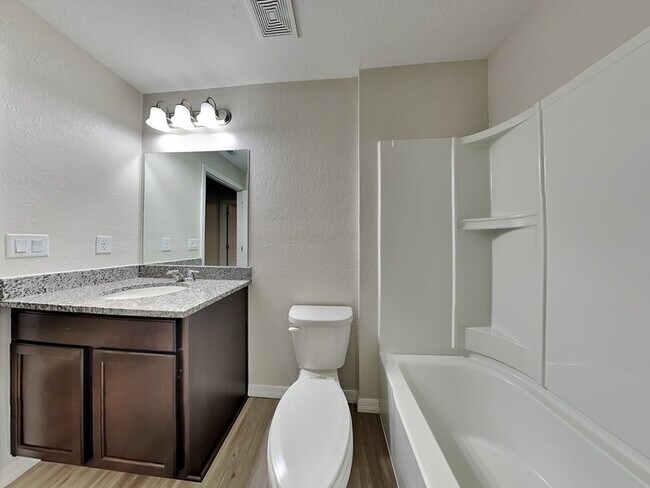 Foto del edificio - 9809 N Santee Terrace