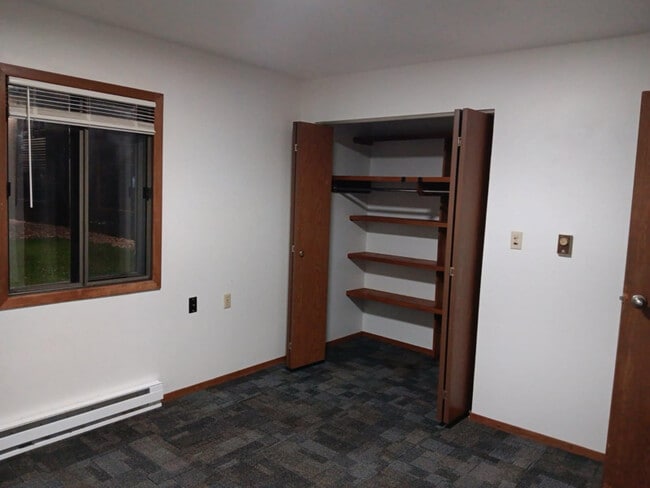 Building Photo - 1204 S Ave