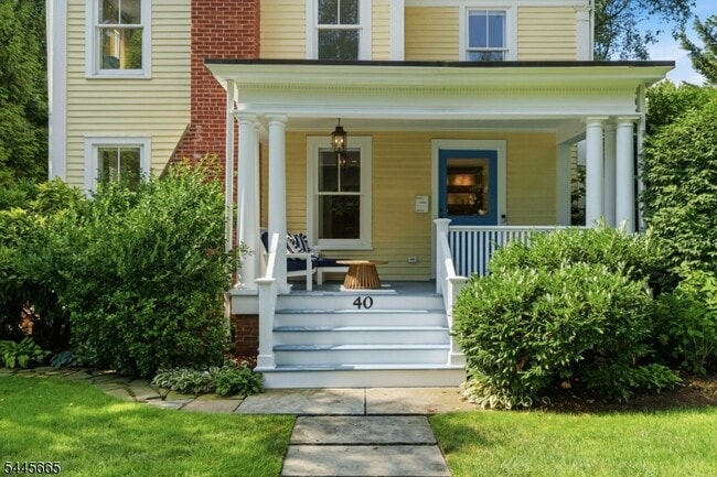 Foto del edificio - 40 Oakwood Ave
