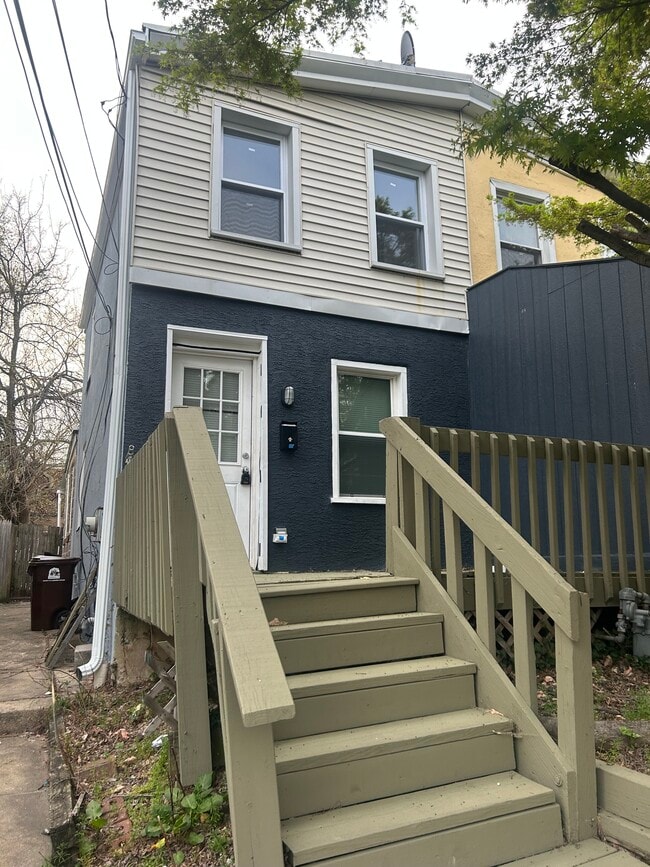Building Photo - 42 S Maple Ave