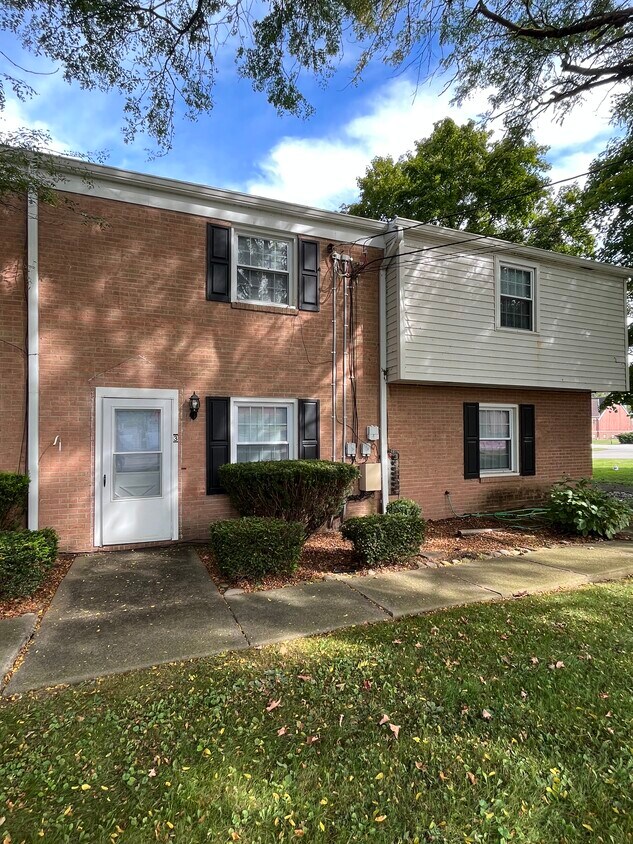 1302 Midland Beaver Rd, Industry, PA 15052 Townhome Rentals in