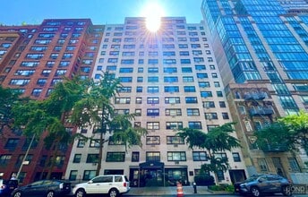 Building Photo - 420 E 79th St