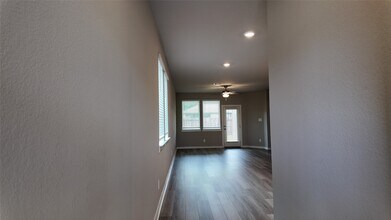 Building Photo - 16817 Harvest Grv Ln