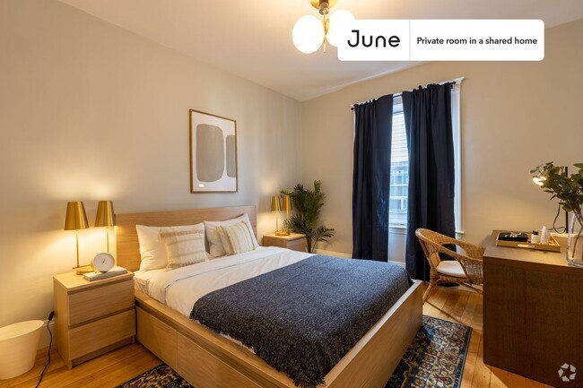 Building Photo - Private bedroom in 4 bed/2 bath Home