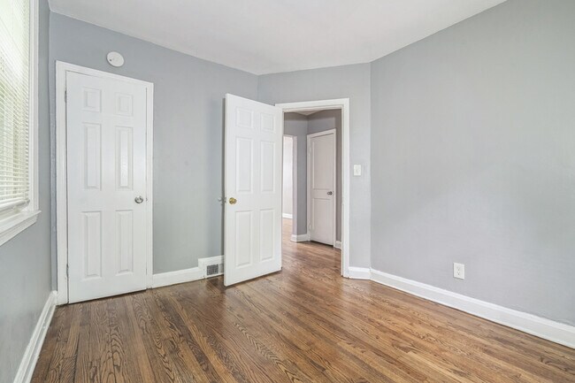 Foto del edificio - 1122 Gleneagle Rd