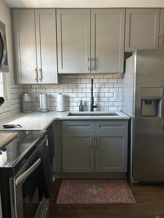 Foto principal - 4336 Hathaway St