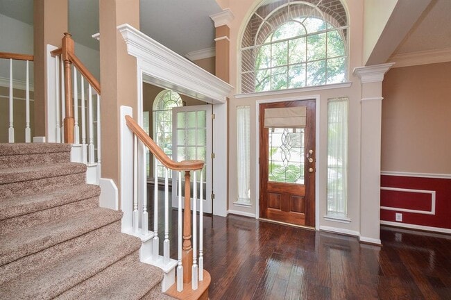 Building Photo - 623 Airybrook Ln