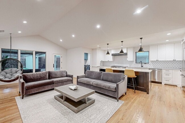 Foto del edificio - 4423 Springside Ln