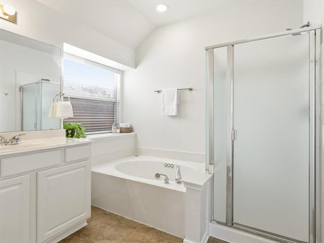 Foto del edificio - 11217 Clover Knoll Dr