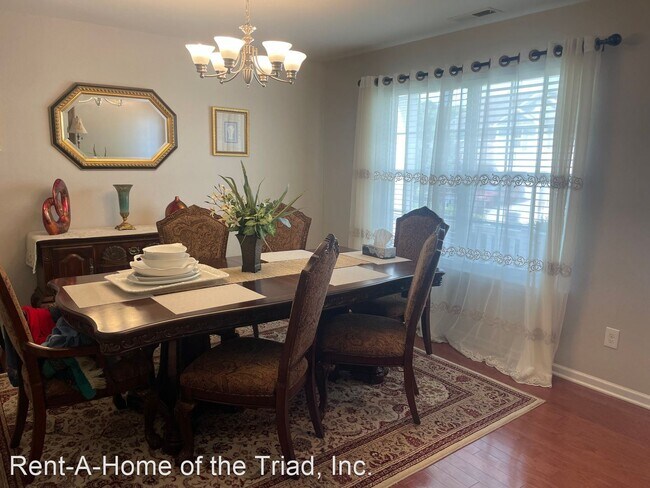 Foto del edificio - 4 br, 3 bath House - 1325 Sharp Ridge Road