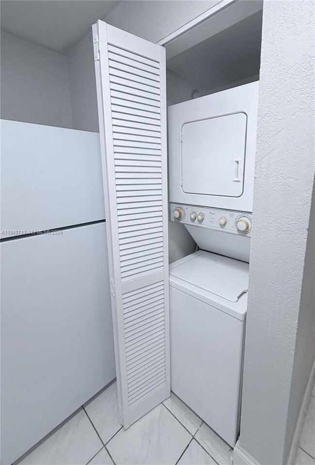 Foto del edificio - 10000 NW 80th Ct