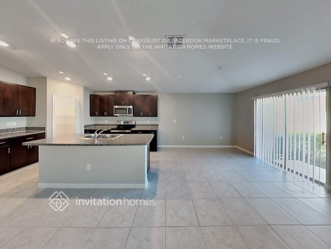 Foto del edificio - 1533 Blue Rose Dr