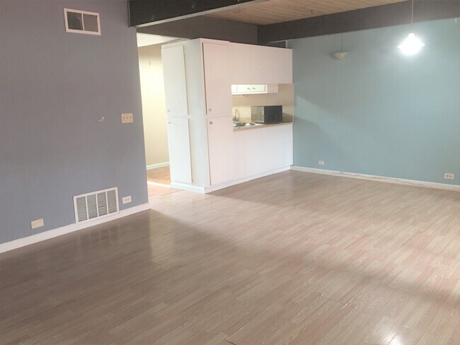 Foto del edificio - 27505 Tampa Ave