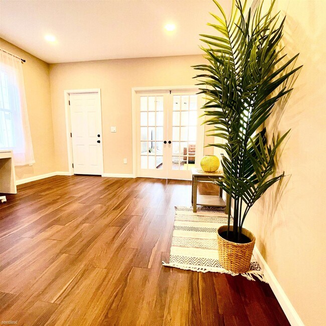 Building Photo - 3 br, 1 bath House - 2623 Edwin Street Fir...