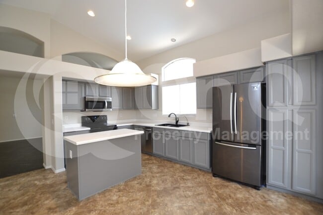 Building Photo - 4927 W Wahalla Ln