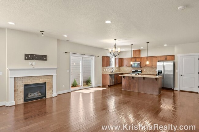 Building Photo - Beautiful 4 BD* 2.5 BA* Single Family Home...