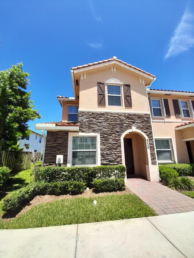 Foto principal - 4328 Maybelle Ln