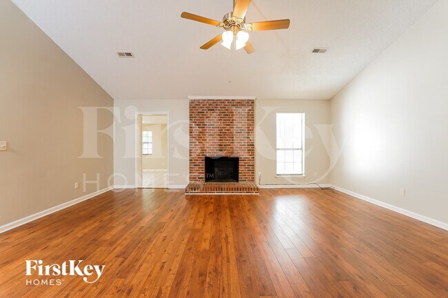 Foto del edificio - 328 Indigo Rd