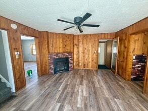 Building Photo - 903 8th Ave