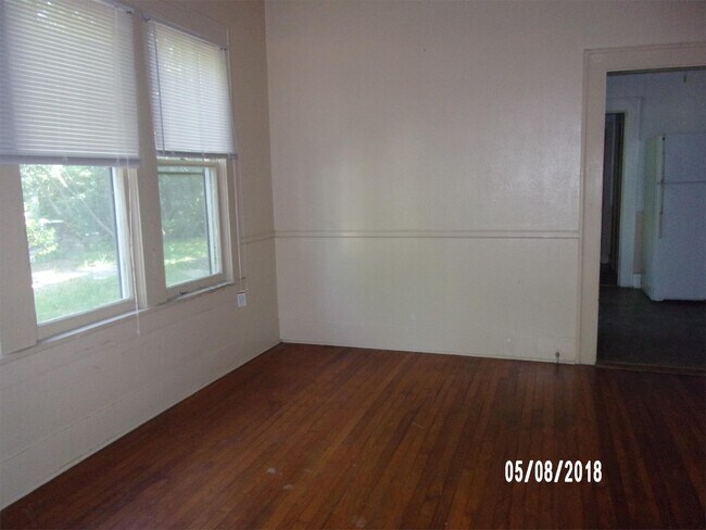 Building Photo - 609 Eastland Ave