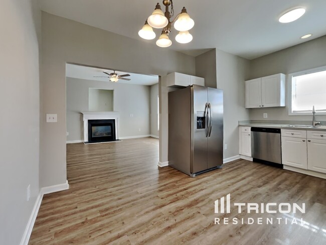 Foto del edificio - 4245 Beacon Crest Way