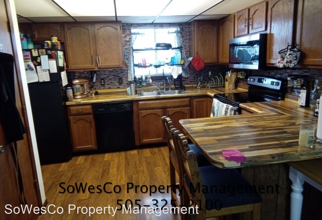 Building Photo - 3 br, 2 bath House - 2400 E 24th Street