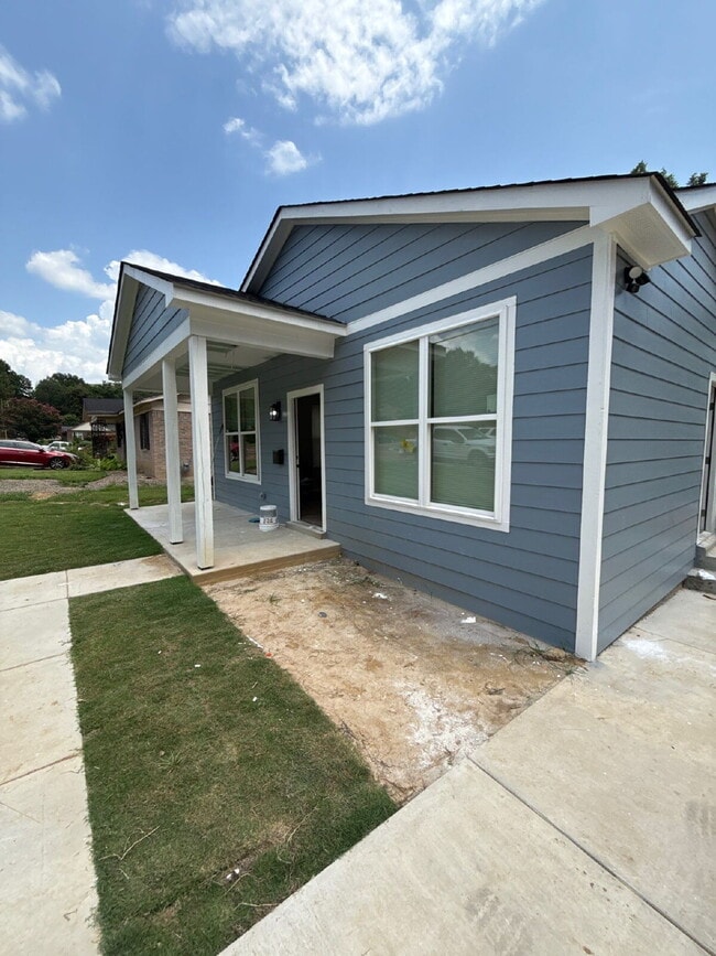 Fully Renovated Spacious 3BR in South Memphis – Section 8 Welcome - Fully Renovated Spacious 3BR in South Memphis – Section 8 Welcome Apartment