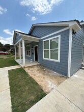 Building Photo - 3097 Hoskins Rd