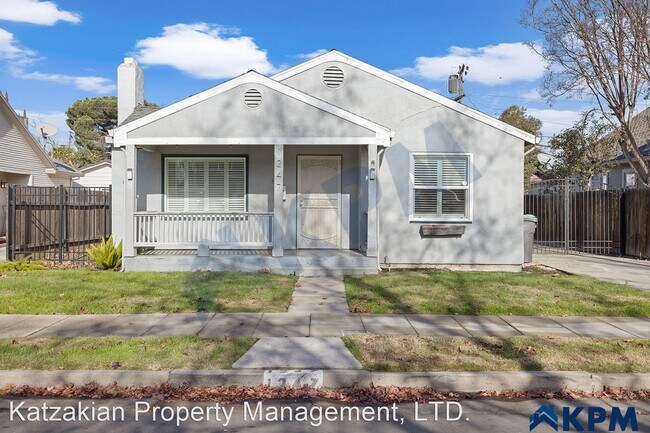 Foto del edificio - 2 br, 1 bath House - 1247 W. Elm Street