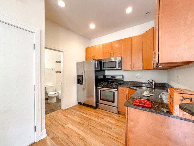 Building Photo - 2837 N Damen Ave