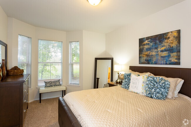 2BR, 2BA - 1104 SF - The Crossings Apartments