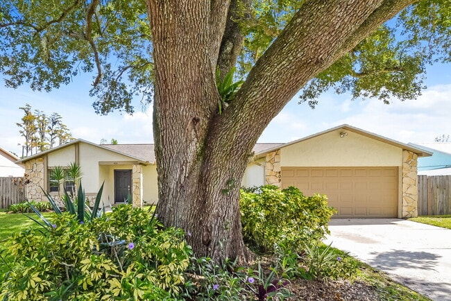 Building Photo - 409 Riverwoods Cir