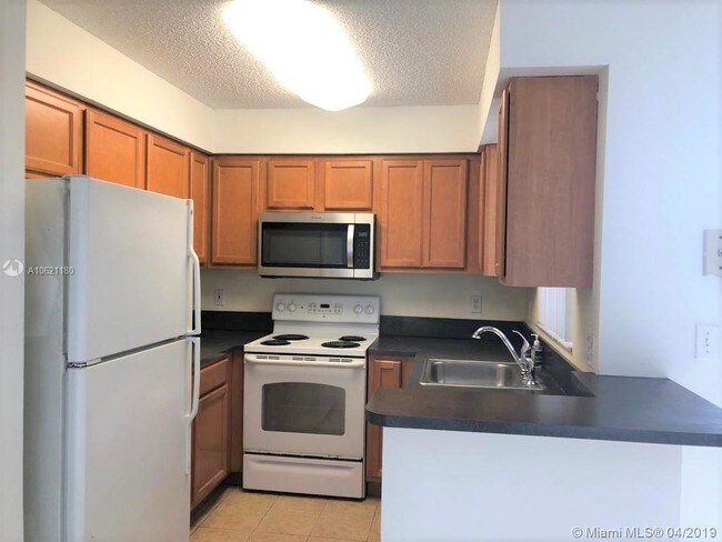 Building Photo - 7640 Westwood Dr