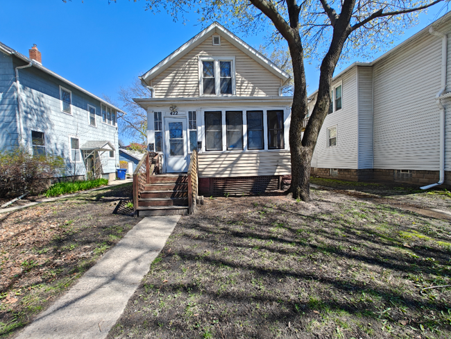 Foto del edificio - 422 N Maple Ave