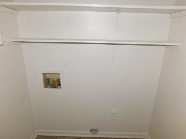 Building Photo - 3272 Venson Dr