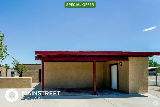 Building Photo - 5533 S Santa Cruz Ave