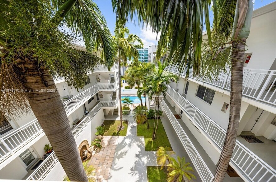 Foto principal - 10001 W Bay Harbor Dr