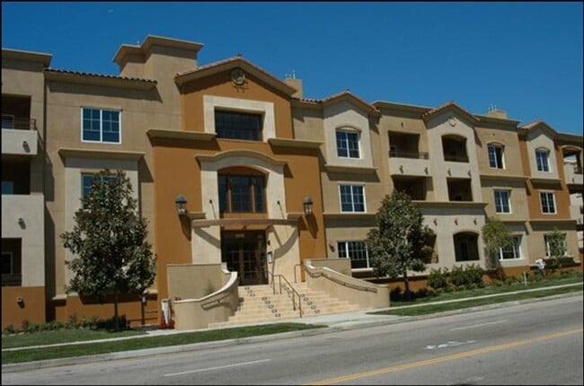 Building Photo - 4205 Cahuenga Blvd