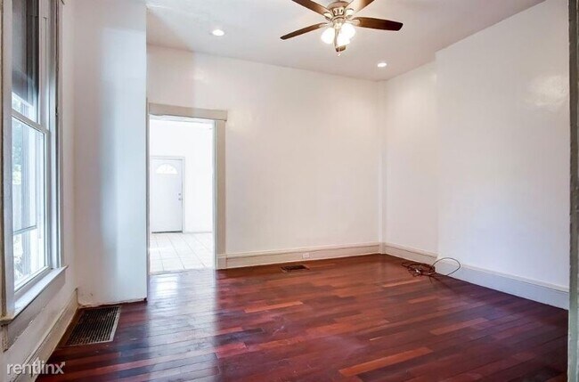Building Photo - 4 br, 2 bath Apartment - 816/818 Summit Ave