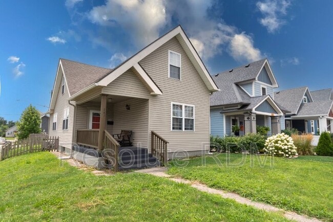 Foto del edificio - 743 Cottage Ave
