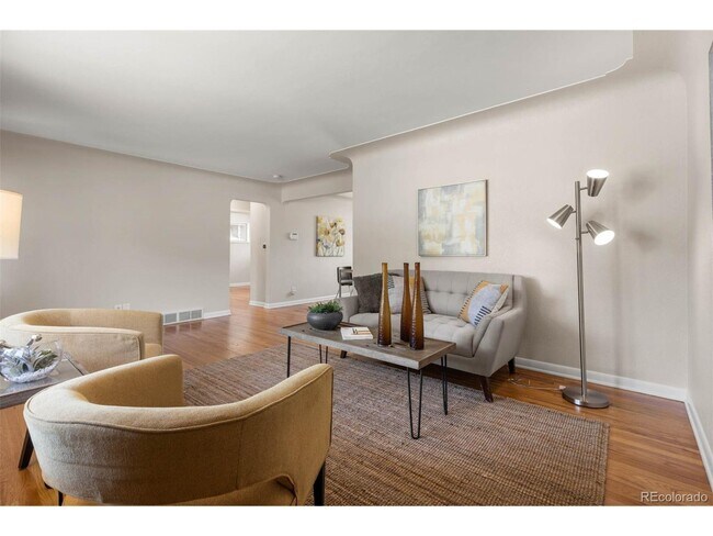 Foto del edificio - 6335 Yukon St