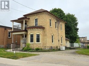 Building Photo - 135 Fergus St S