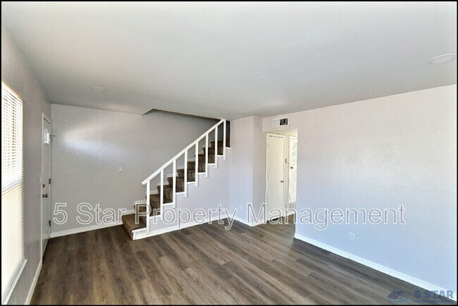 Building Photo - 1916 Lee Elder Dr