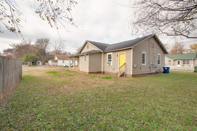 Foto del edificio - 3701-3703 Fairview St SW