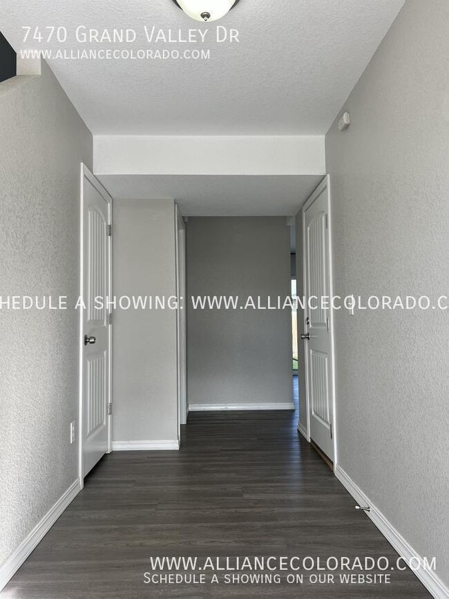 Building Photo - 7470 Grand Valley Dr