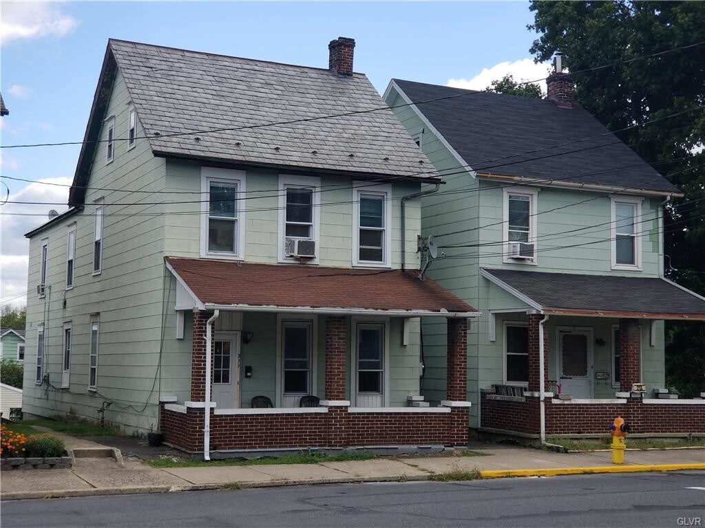 211 S 2nd St Unit 2, Coplay, PA 18037 Room for Rent in Coplay, PA