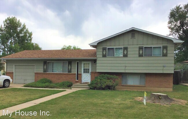 Building Photo - 3 br, 2 bath House - 1300 Shamrock St