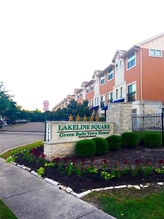 Foto del edificio - 13420 Lyndhurst St