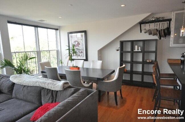 Foto del edificio - 654 Massachusetts Ave