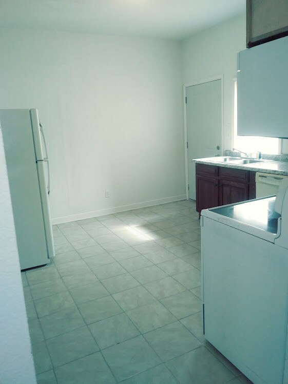 Kitchen - 1448 East Mason Street